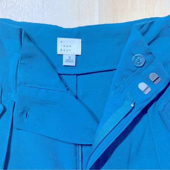 A New Day Teal A-Line Shorts Size 2 Color Green - Picture 7 of 7